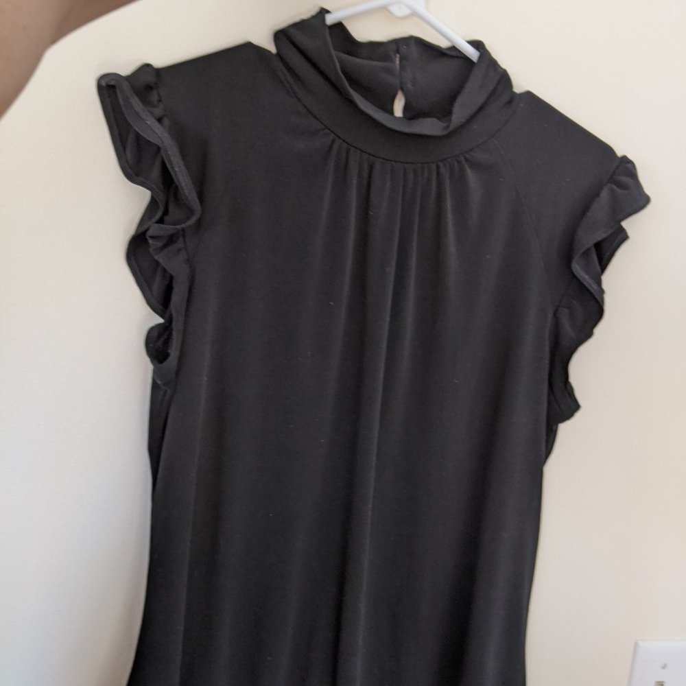 Worthington High Neck capped sleeve shirt